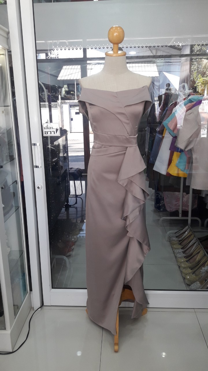 (PRE-LOVED) ยาวเทาปาดไหล่จีบหน้า(2XL) มือ2