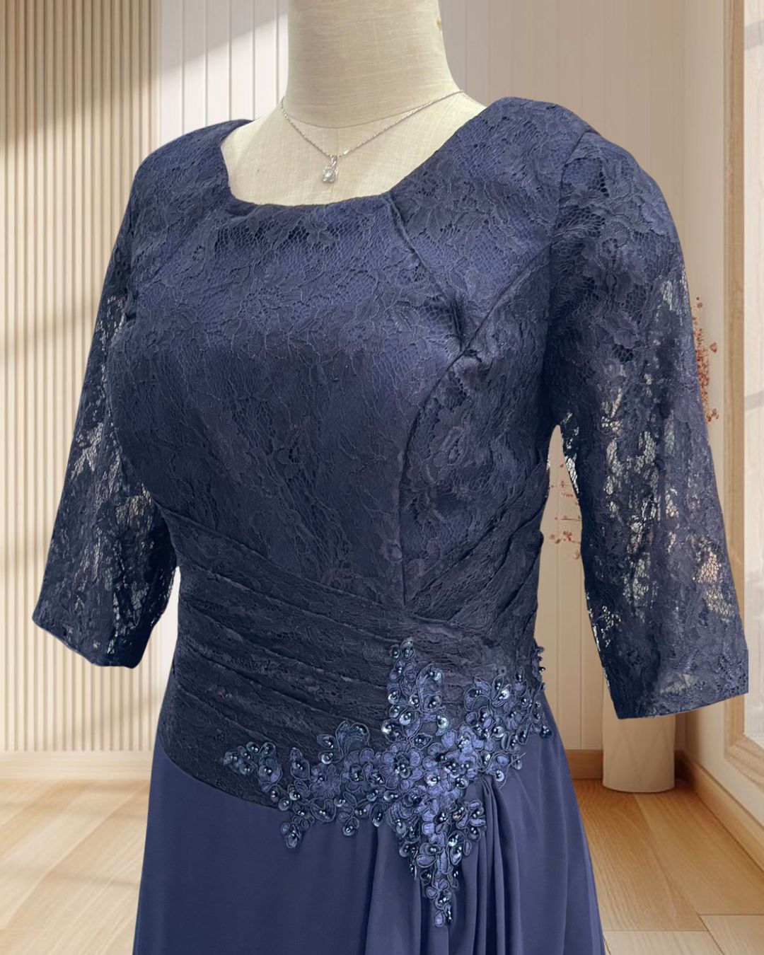 ราตรียาวสีกรม ผ้าลูกไม้แต่งกลิตเตอร์ กระโปรงผ้าชีฟองแบบเลเยอร์ ปักเพชรที่เอว ไซส์ 2XL