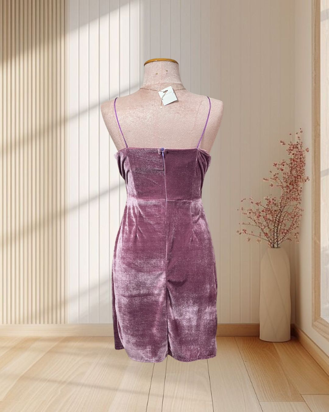 ราตรีสั้นสีม่วง กำมะหยี่สายเดี่ยวเอวแต่งระบาย ไซส์ S