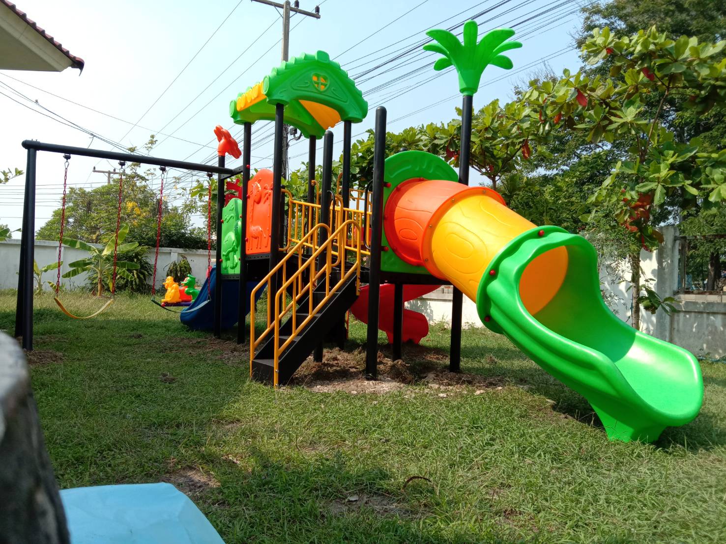 เครื่องเล่นสนาม ชุด ดอกไม้สไลด์ท่อพร้อมชิงช้าหรรษามาพร้อมความสนุก