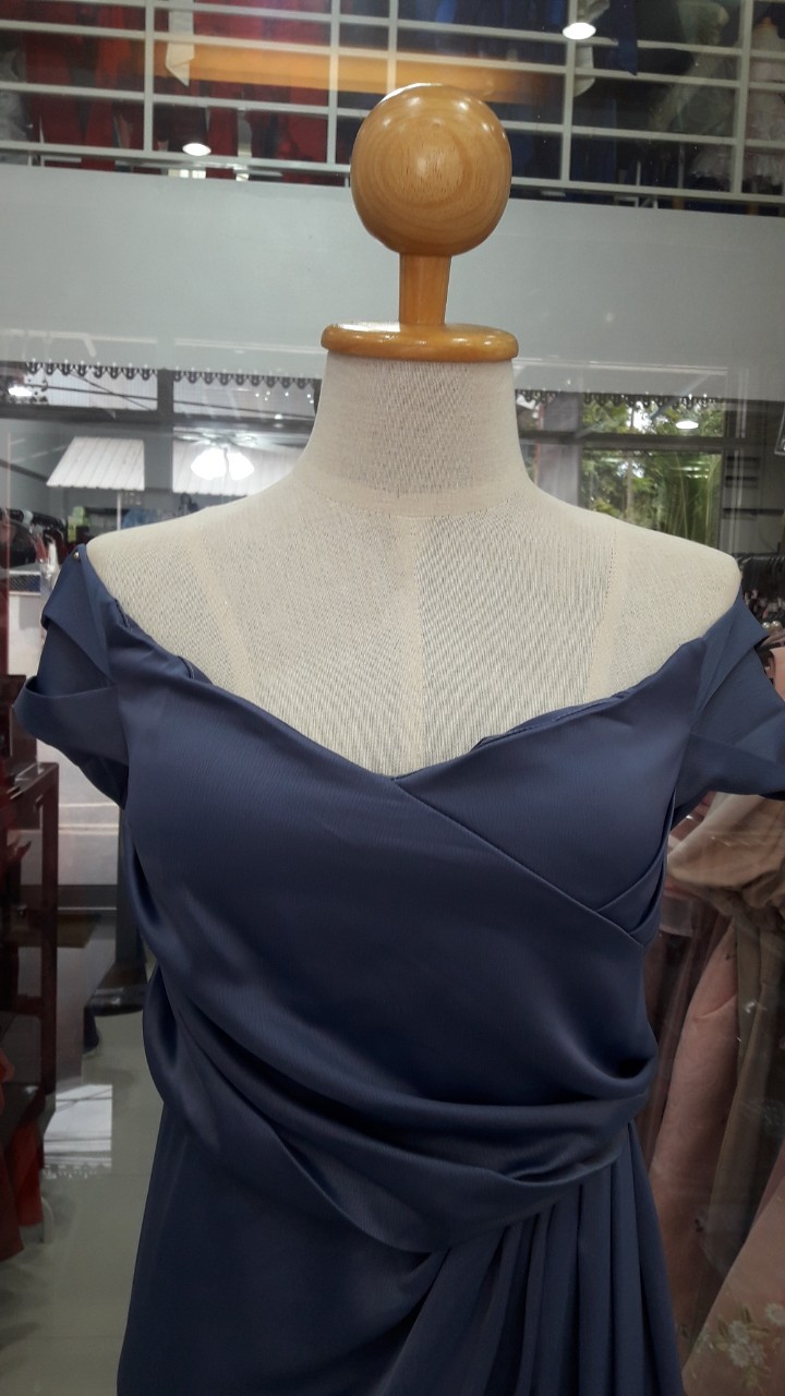 (PRE-LOVED) ราตรียาวสีฟ้าอมเทา ปาดไหล่ จีบอก ไซส์ 2XL