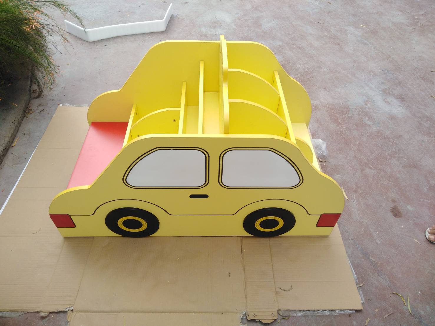 ชั้นวางหนังสือรถแท็กซี่ ชั้นวางของรูปรถ