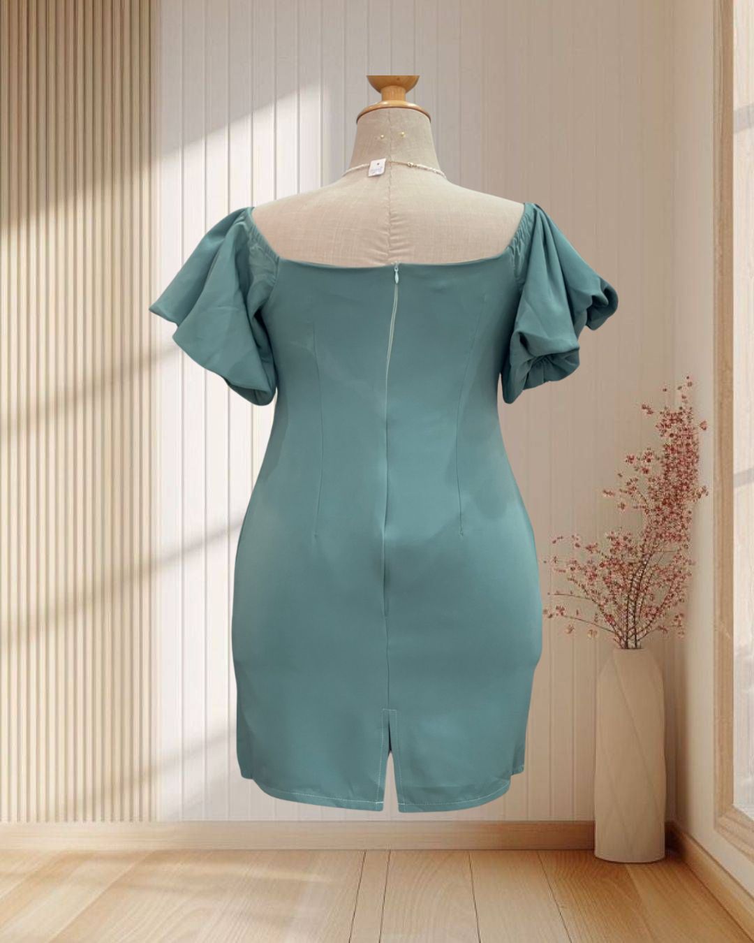 (PRE-LOVED) ราตรีสั้นสีเขียวมิ้นท์ แขนบอลลูน เข้ารูป ไซส์ 2XL