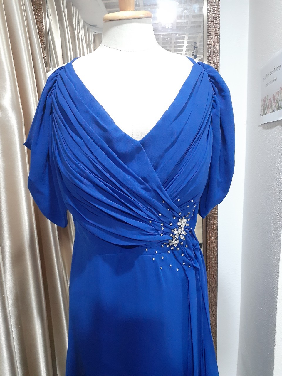 (PRE-LOVED) ชุดราตรีสั้นสีน้ำเงินซีฟองอกจับจีบเอวแต่งเพชร (7XL) มือ2