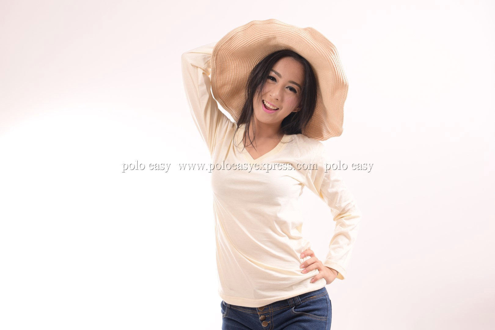 เสื้อยืด สีครีม คอวี แขนยาว Size XL