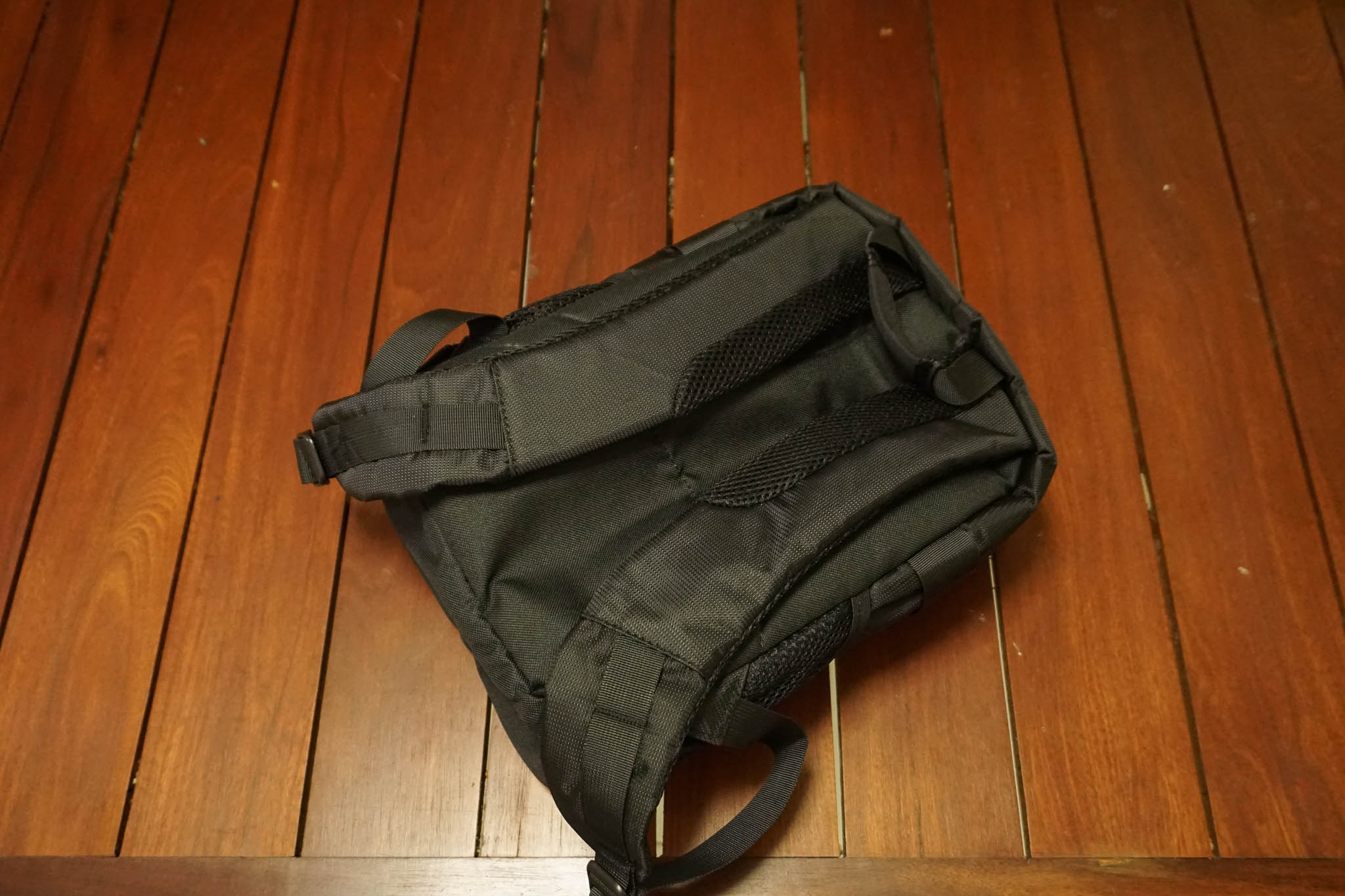 กระเป๋ากล้องยี่ห้อ IDM รุ่น DL-B202 สำหรับใส่กล้องและเลนส์