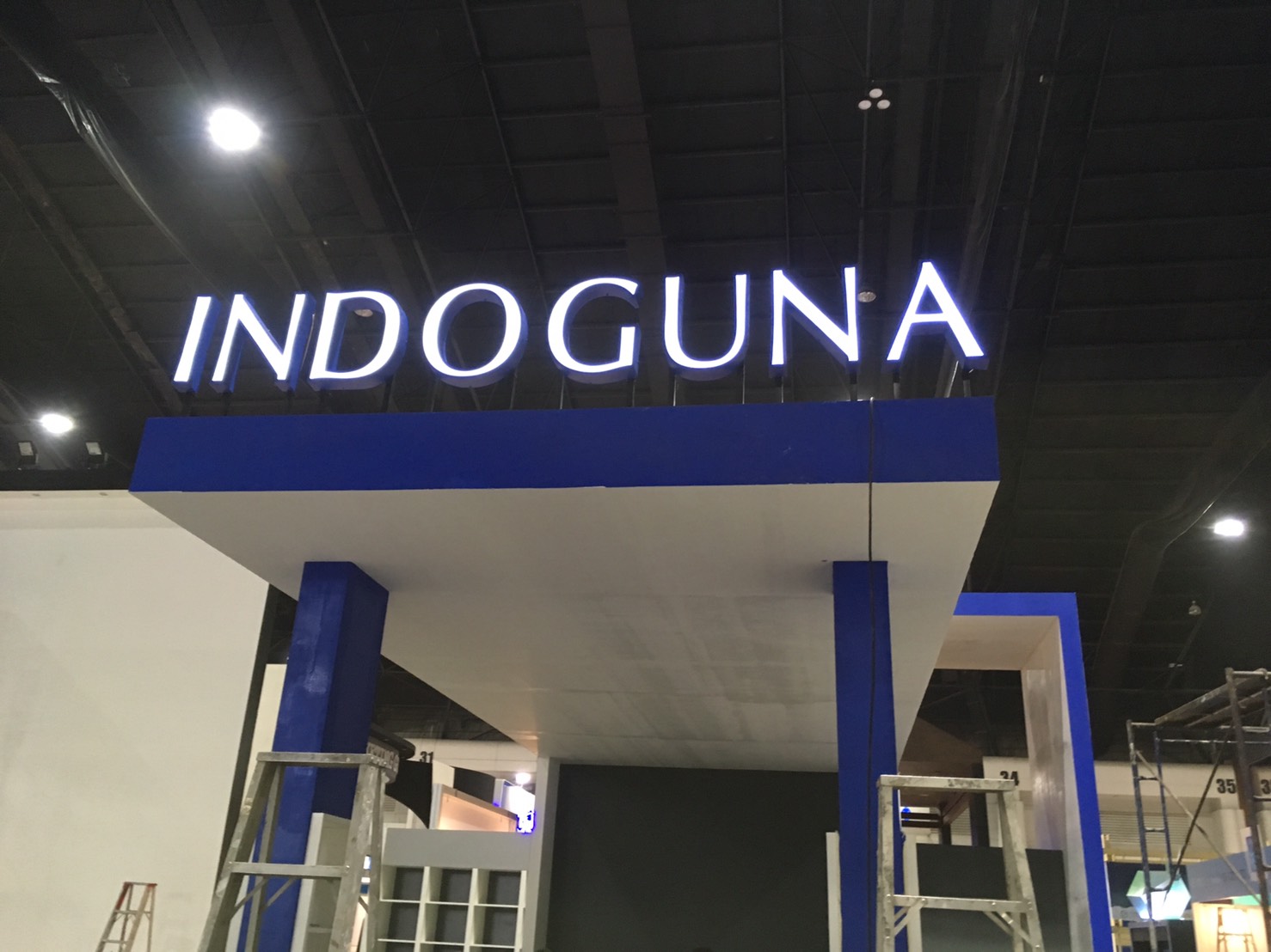 งานป้ายบูธ เมืองทองธานี บูธ INDOGUNA (อักษรโลหะติดไฟออกหน้า) ป้ายดอนเมือง