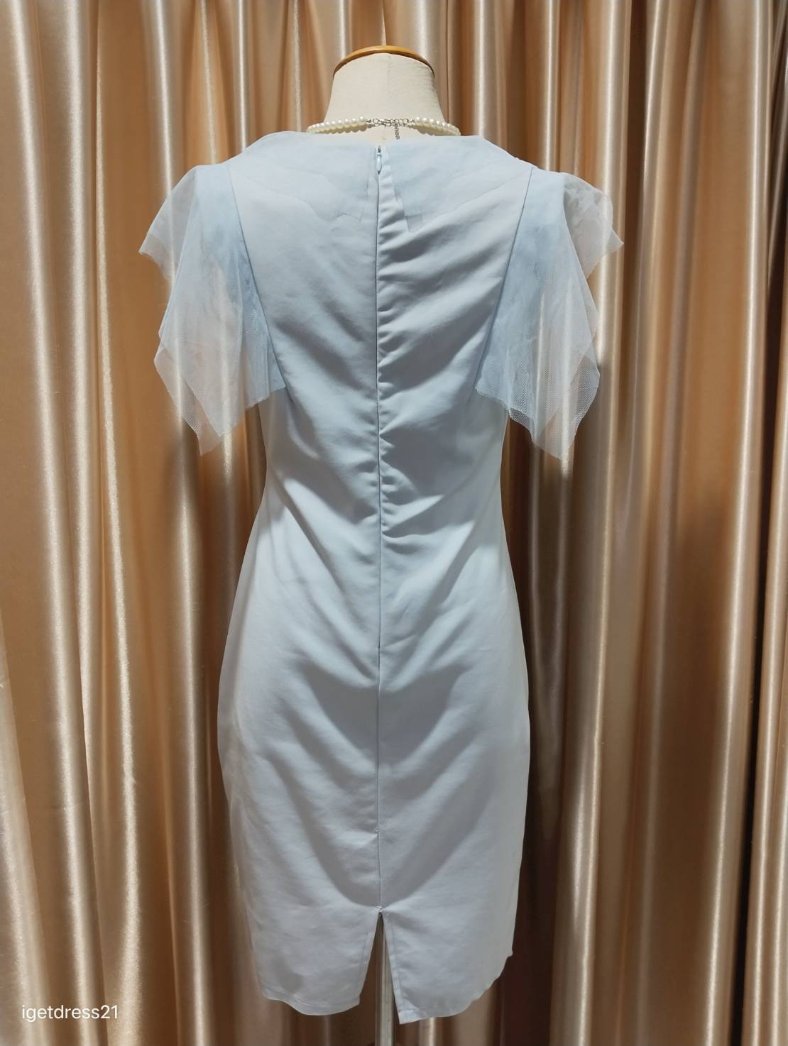 (PRE-LOVED) ชุดราตรีสั้นสีฟ้าเเขนกุดอกเเต่งมุ้ง (S)