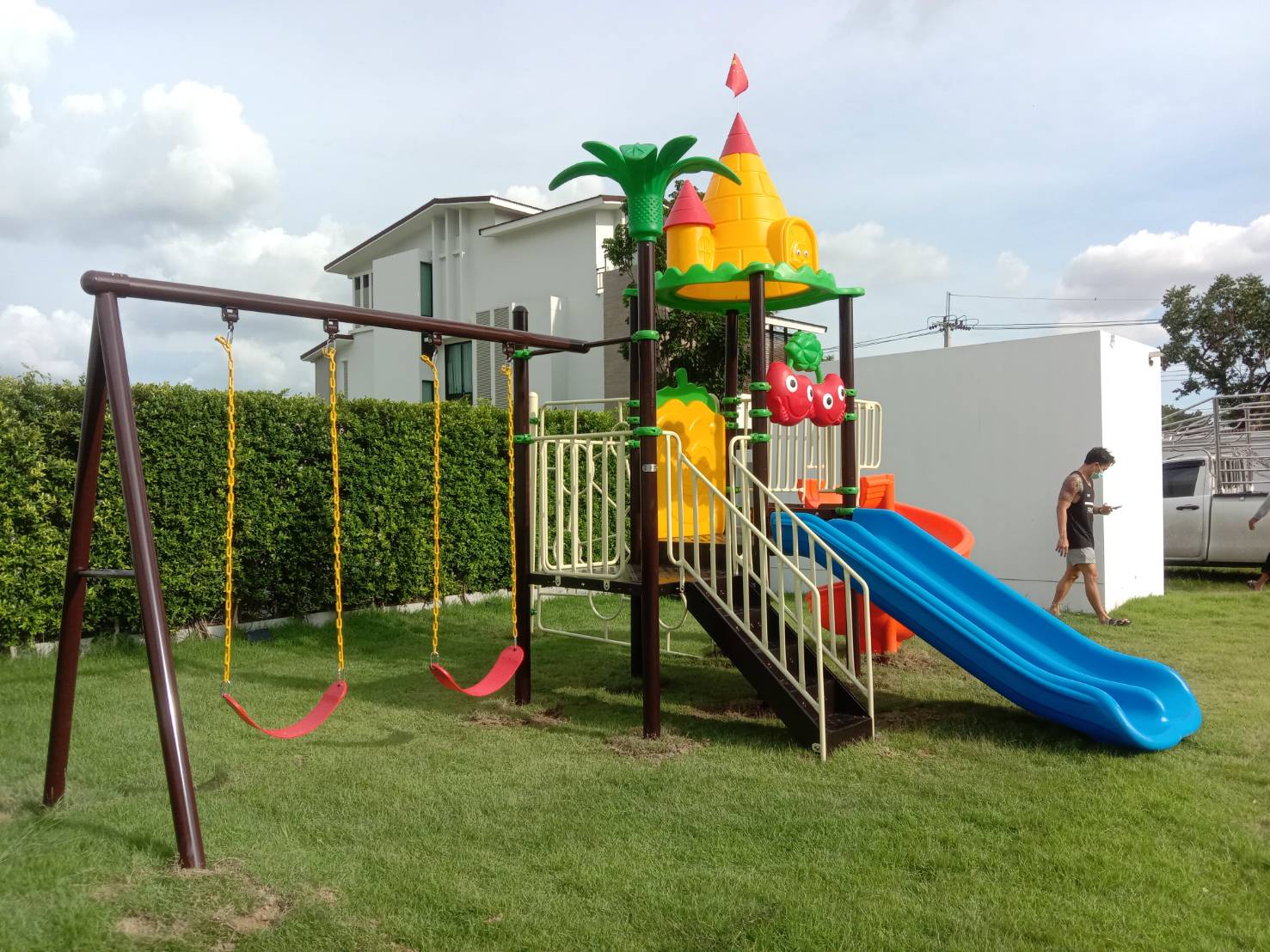 เครื่องเล่นสนาม ชุด หอคอยพร้อมชิงช้า เครื่องเล่นสร้างสุข