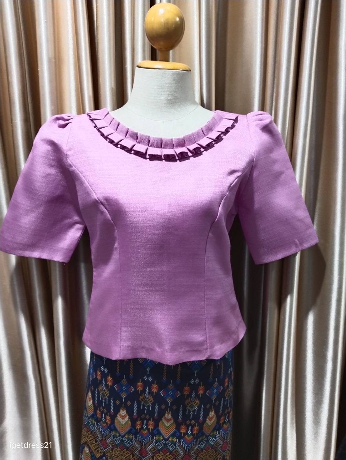 เสื้อผ้าไหมลาวสีชมพู34