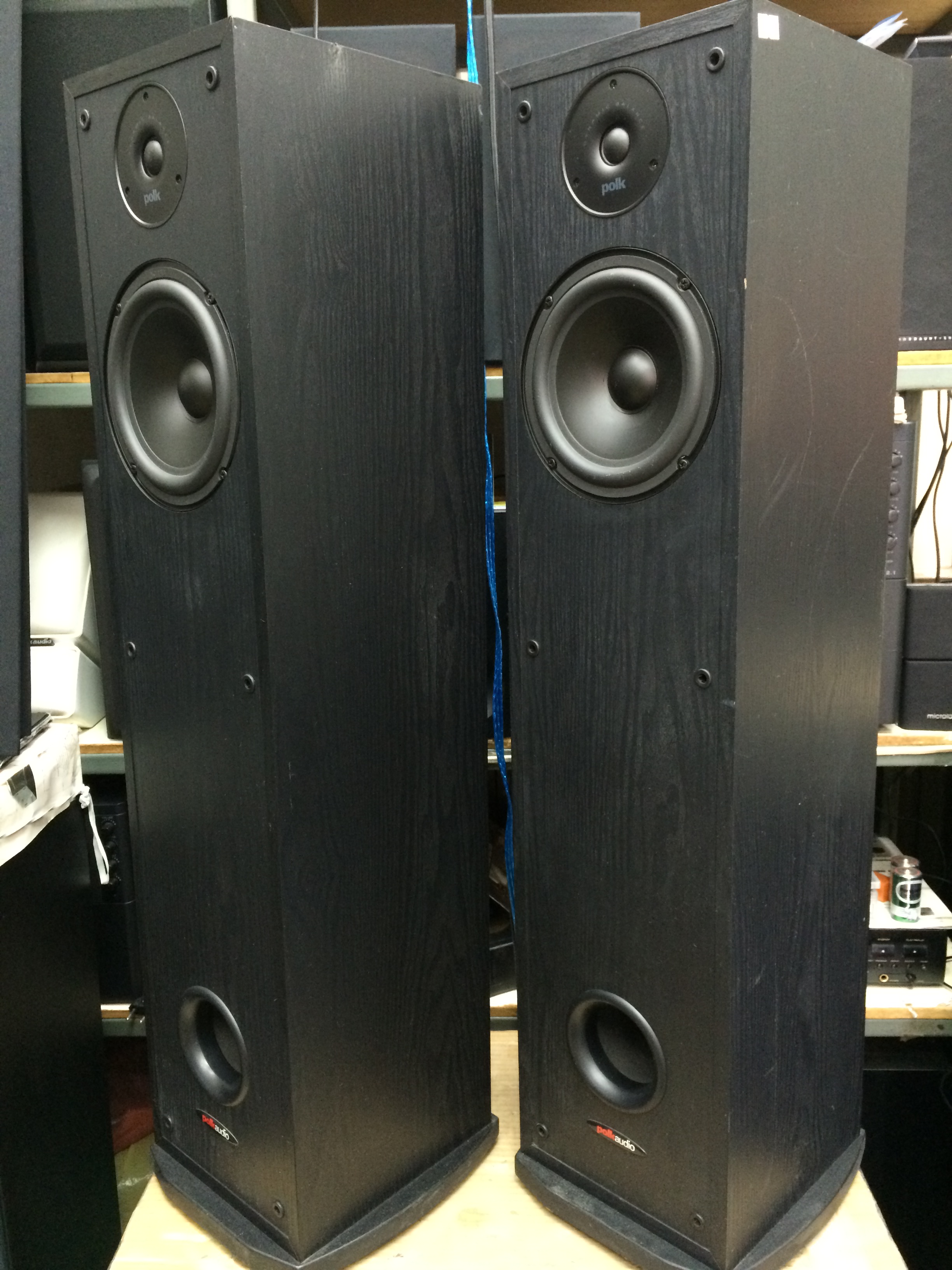 ลำโพงตั้งพื้น Polk Audio รุ่น R30