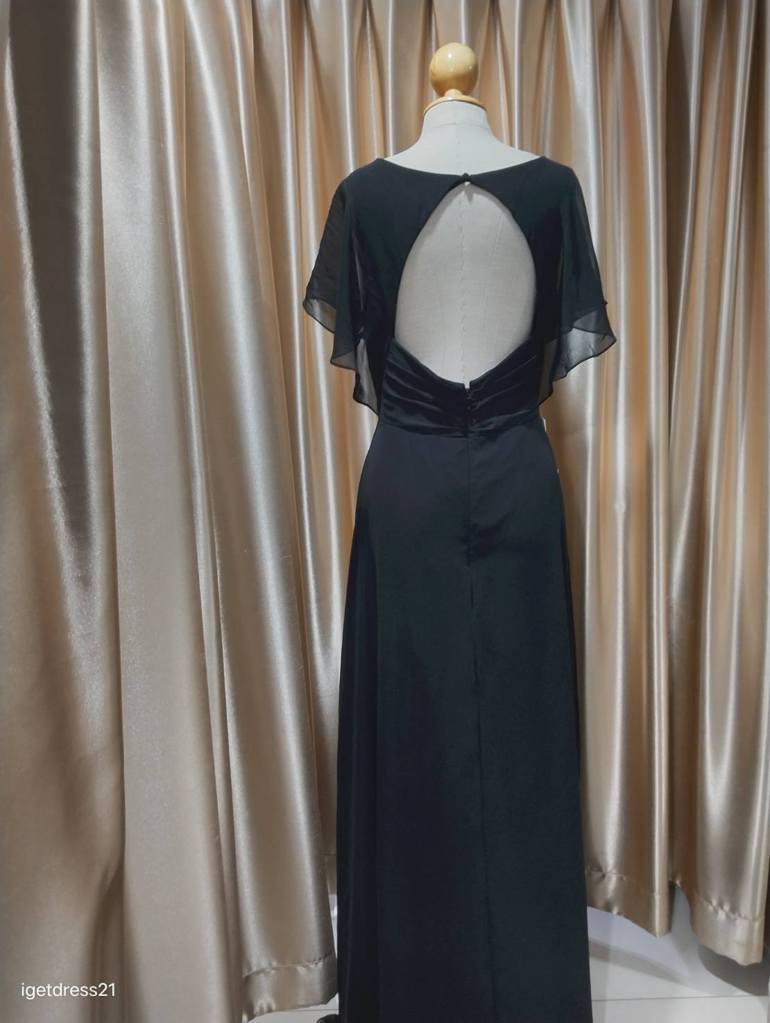 (PRE-LOVED) ชุดราตรียาวชีฟองเว้าหลัง สีดำ XL