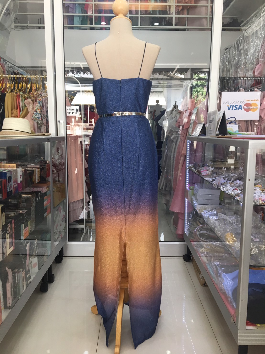 (PRE-LOVED) ราตรียาวสีน้ำเงินสายเดี่ยวกลิตเตอร์ปลายทอง (M)