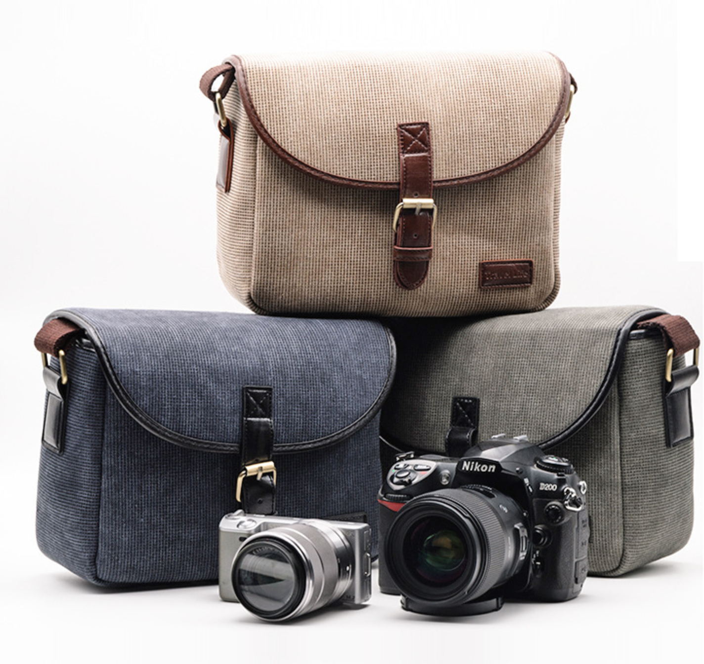 กระเป๋ากล้องยี่ห้อ TRAVEL LIFE ทำจากผ้า สำหรับกล้องDSLR MIRRORLESS