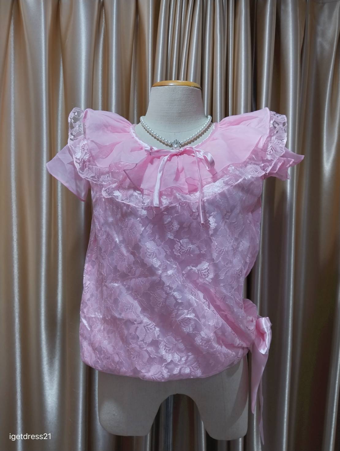 เสื้อลูกไม้สีชมพูผูกโบว์ข้าง 40