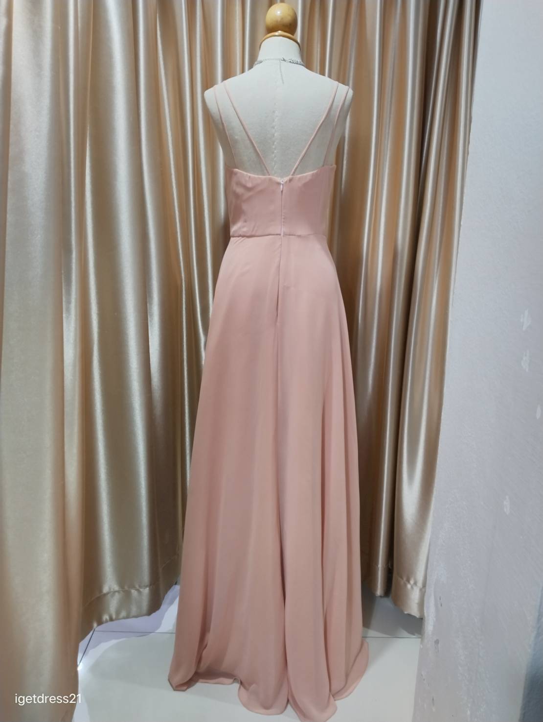 (PRE-LOVED) ชุดราตรียาวชีฟองสายเดี่ยวคู่สีโอโรส S