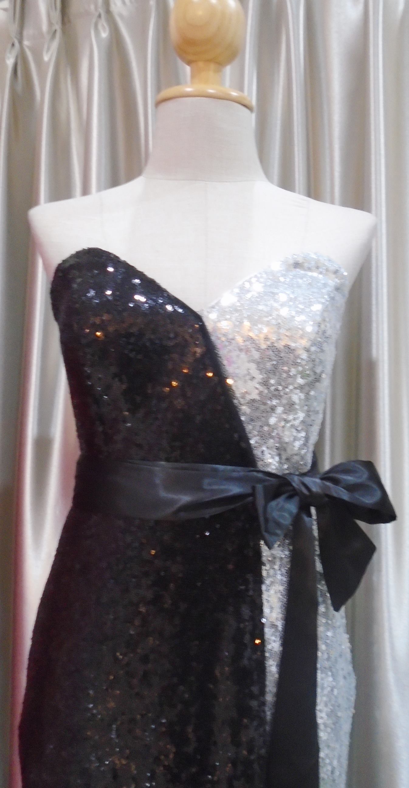 (PRE-LOVED) ราตรียาวดำ-เงินเกาะอก(M)