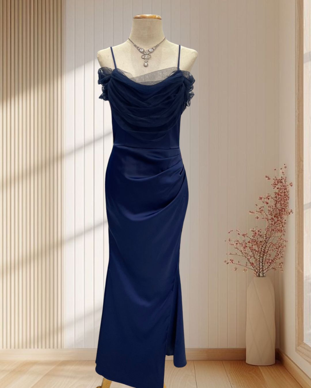 ราตรียาวสีกรม สายเดี๋ยว แต่งแขนผ้ามุ้งเริดๆ ไซส์ L