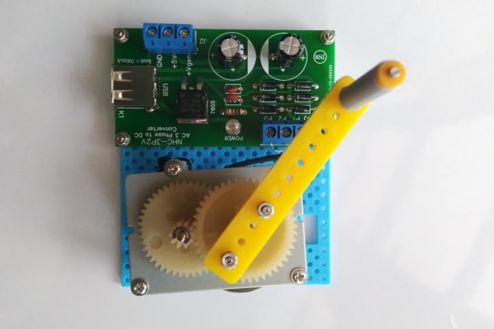 เครื่องปั่นไฟมือหมุนพร้อมบอร์ดแปลงไฟ