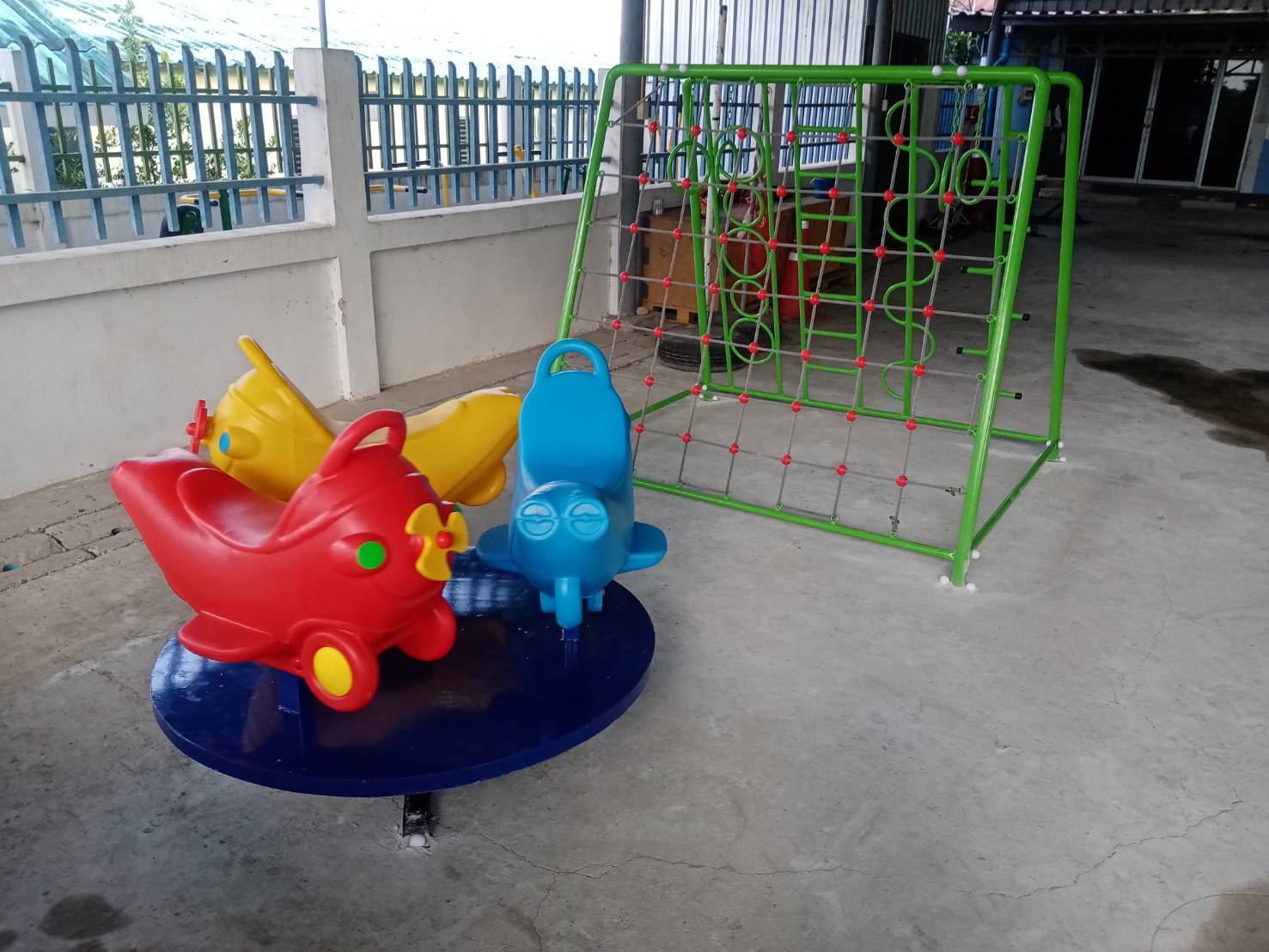 ม้าหมุนเครื่องบิน ม้าหมุนเครื่องบิน 3 ที่นั่ง