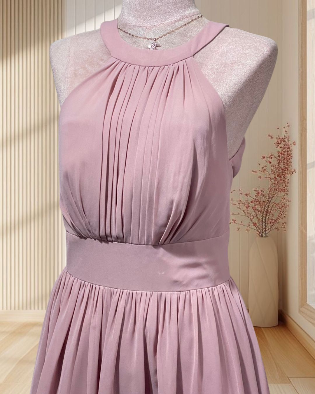 (PRE-LOVED) ราตรีสั้นสีชมพู ผ้าชีฟอง แขนกุด คอปีน ไซส์ M