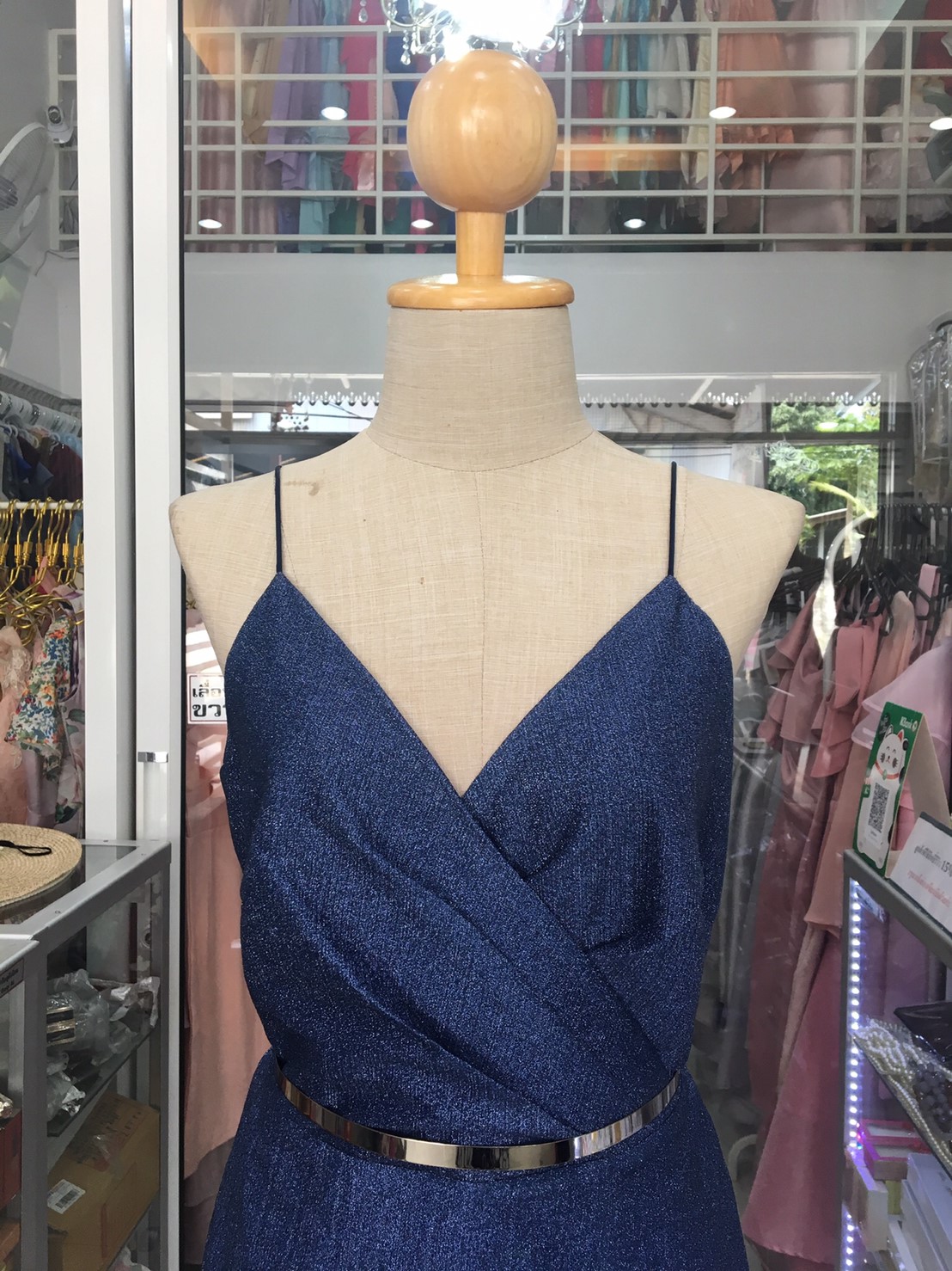 (PRE-LOVED) ราตรียาวสีน้ำเงินสายเดี่ยวกลิตเตอร์ปลายทอง (M)