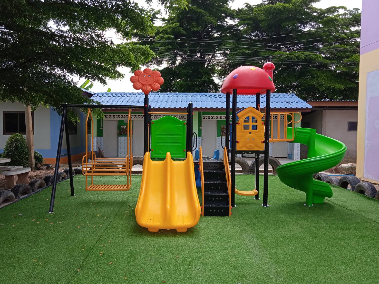 เครื่องเล่นสนาม ชุด บ้านเห็ดพร้อมชิงช้า