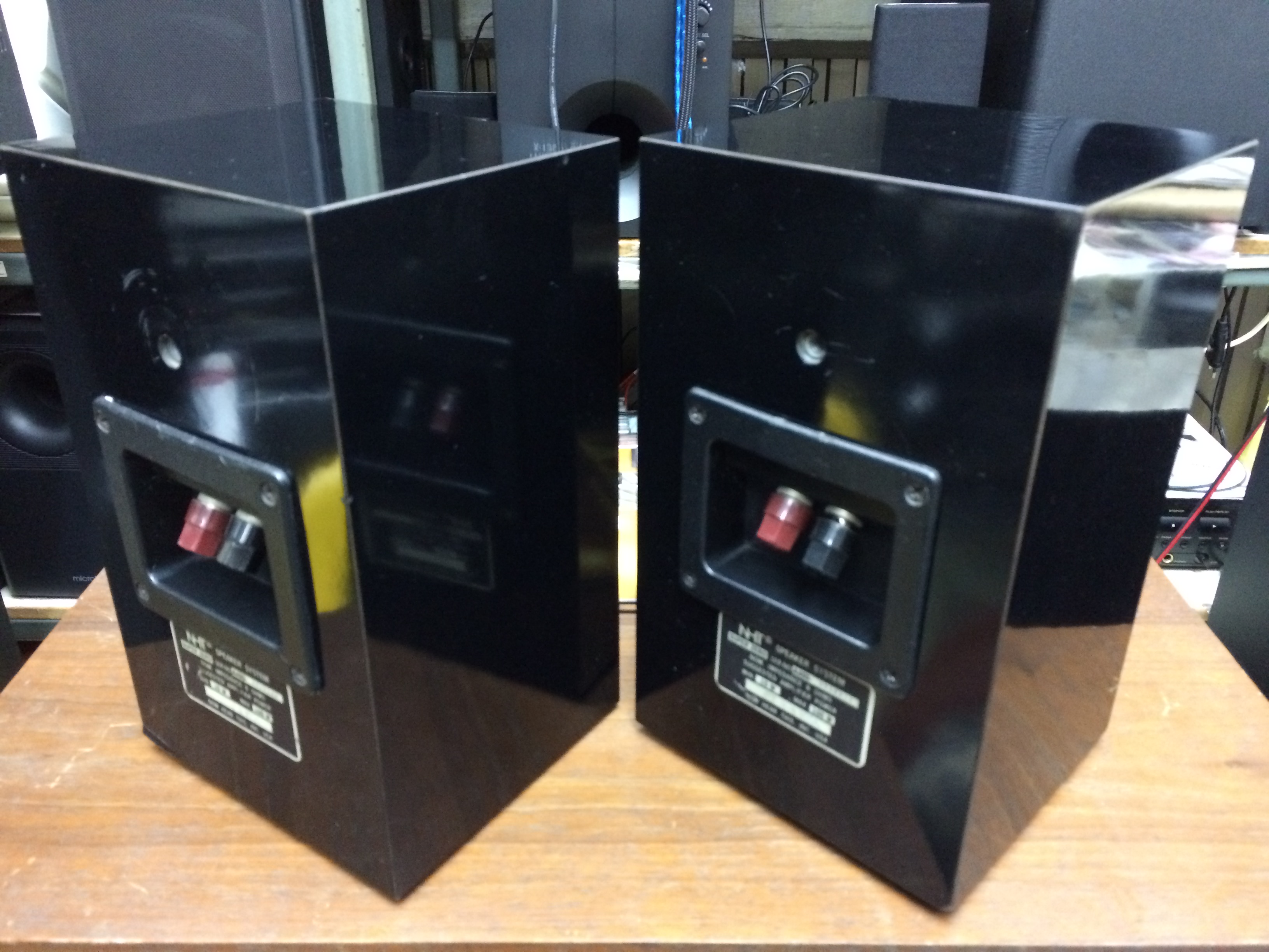 ลำโพงวางหิ้ง NHT Super Zero 2.1