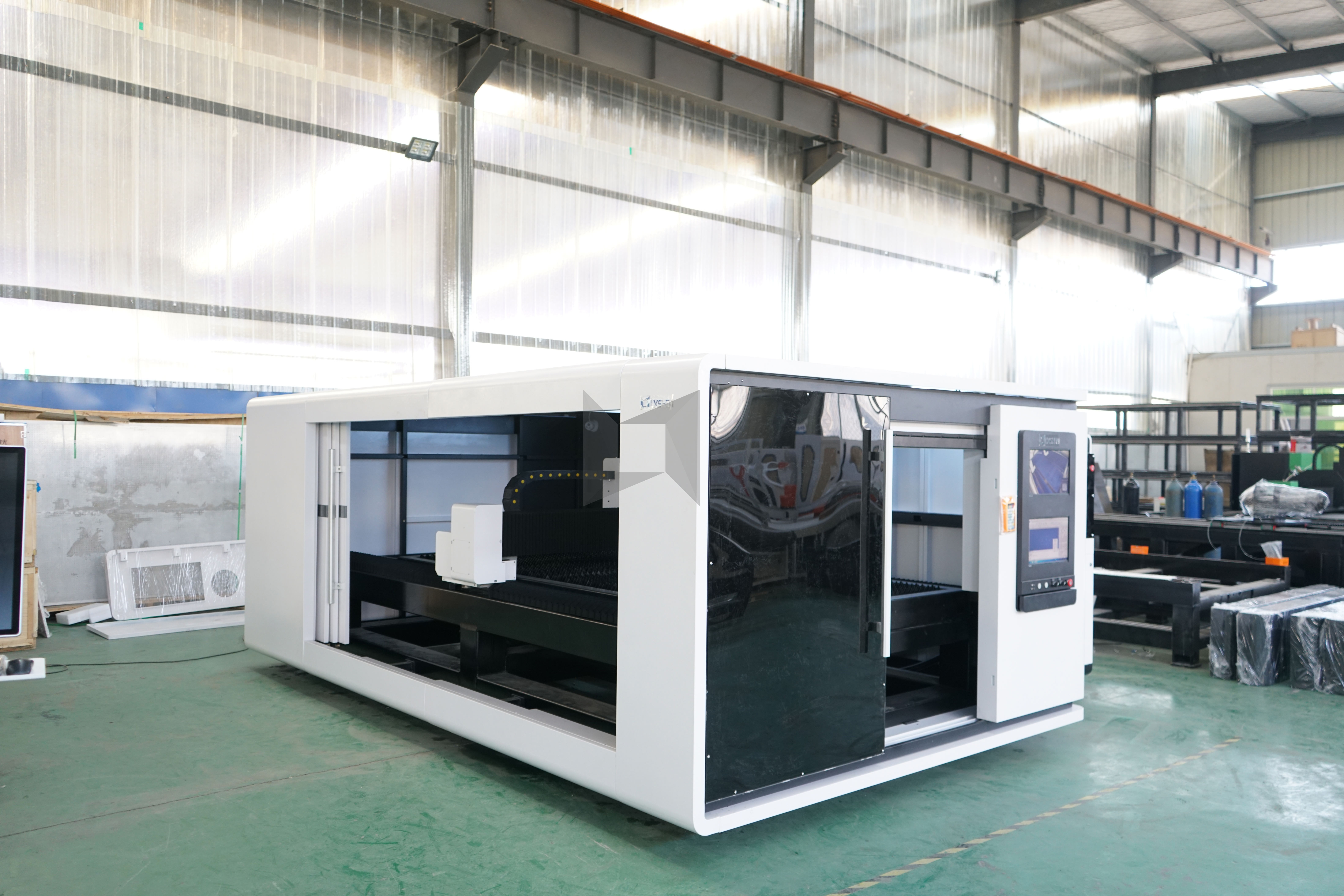 เครื่องตัดเลเซอร์ไฟเบอร์ออฟติกส์ซีเอ็นซีกำลังสูง 4000W HPFL 1530 4000W Fiber Optic CNC Laser cutting