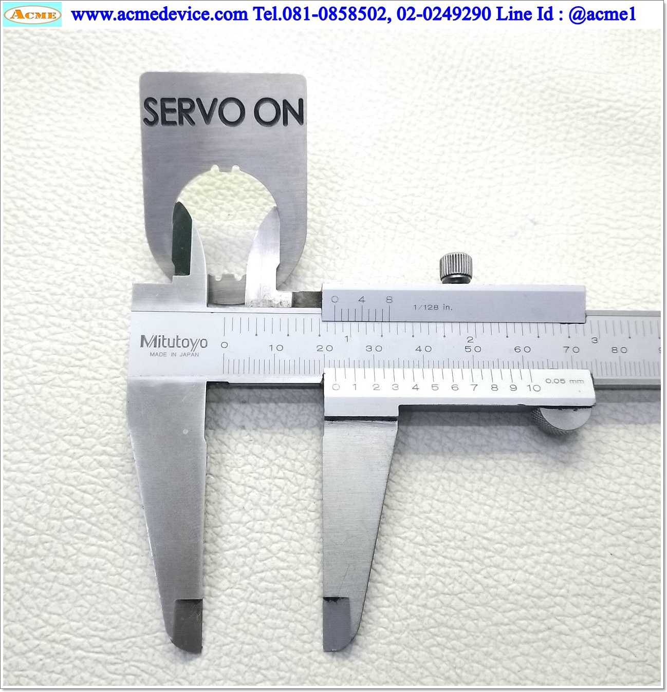 Name plate ตู้คอนโทรล SERVO ON, Dai 22 mm. ขนาด 34 x 47 x 1.0 mm