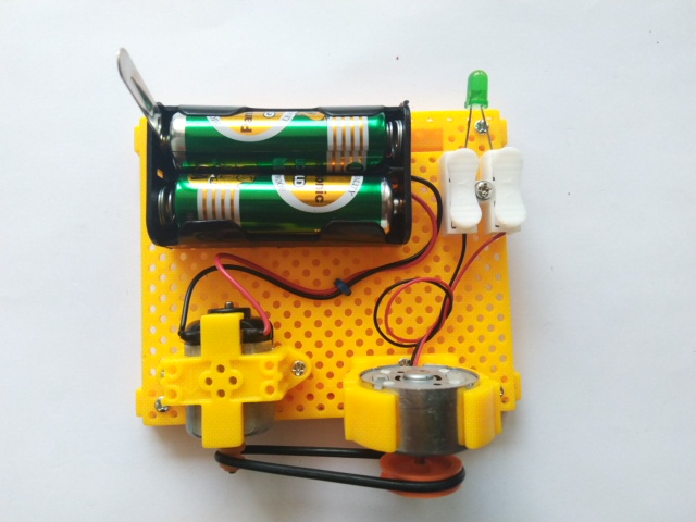 ชุดสาธิตเครื่องกำเนิดไฟฟ้าแบบมอเตอร์/เจนเนอเรเตอร์