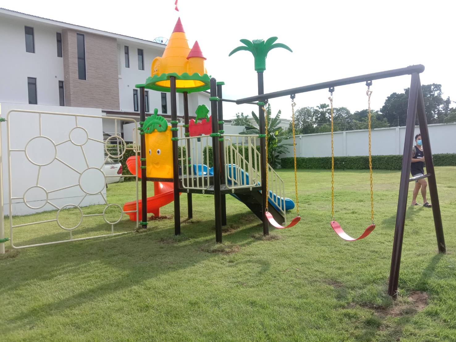 เครื่องเล่นสนาม ชุด หอคอยพร้อมชิงช้า เครื่องเล่นสร้างสุข