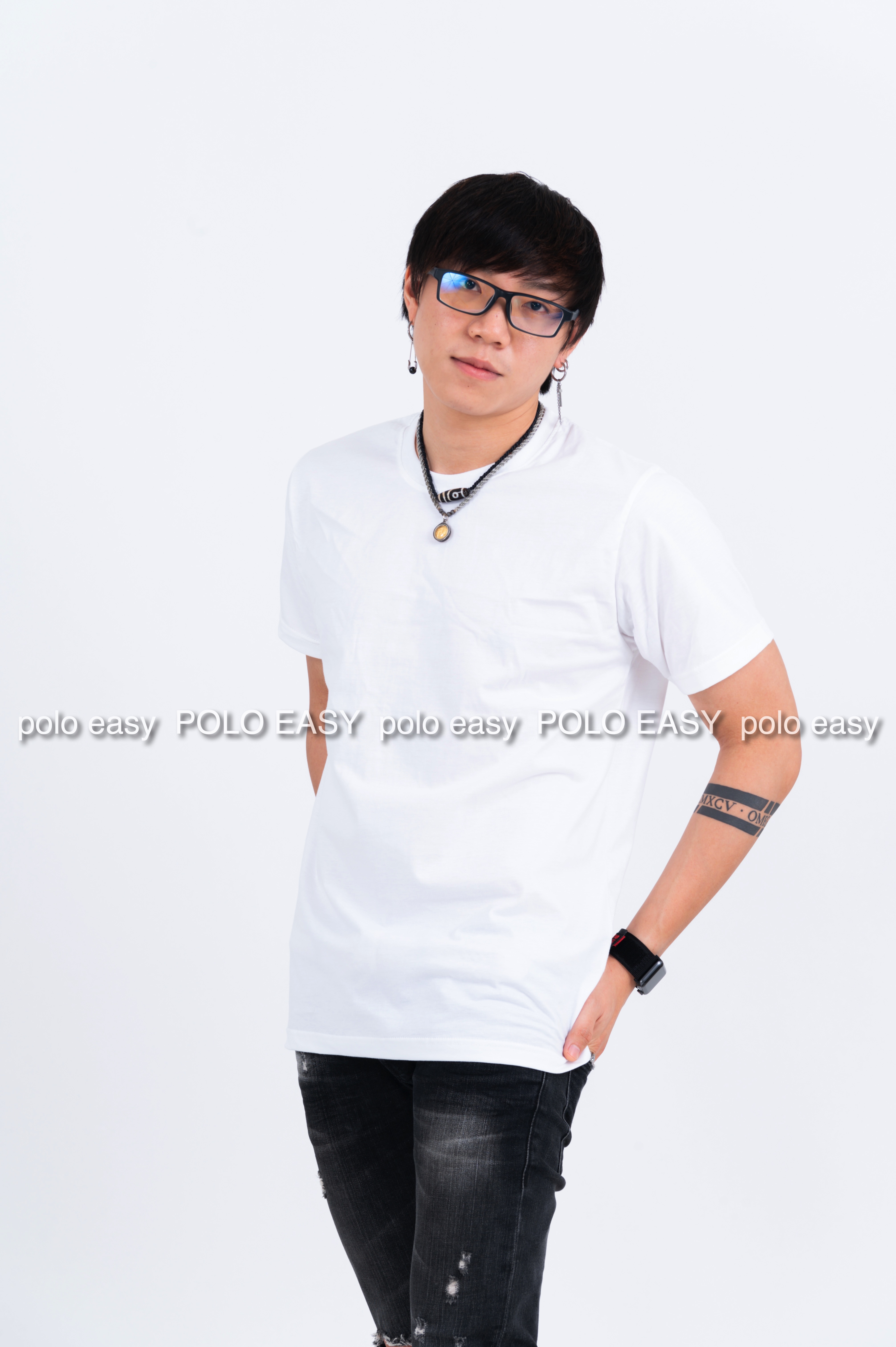 L เสื้อยืด สีขาว คอกลม แขนสั้น Size L