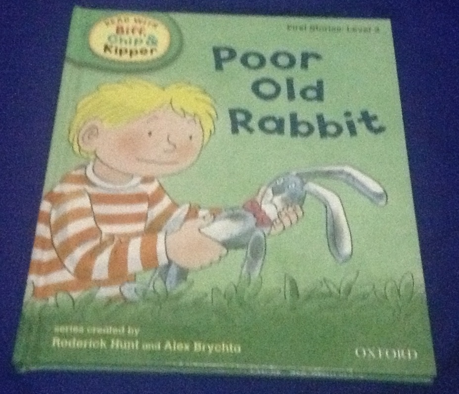 Oxford Reading Tree Read With Biff, Chip, and Kipper: First Stories: Level 3: Poor Old Rabbit ราคา 70
