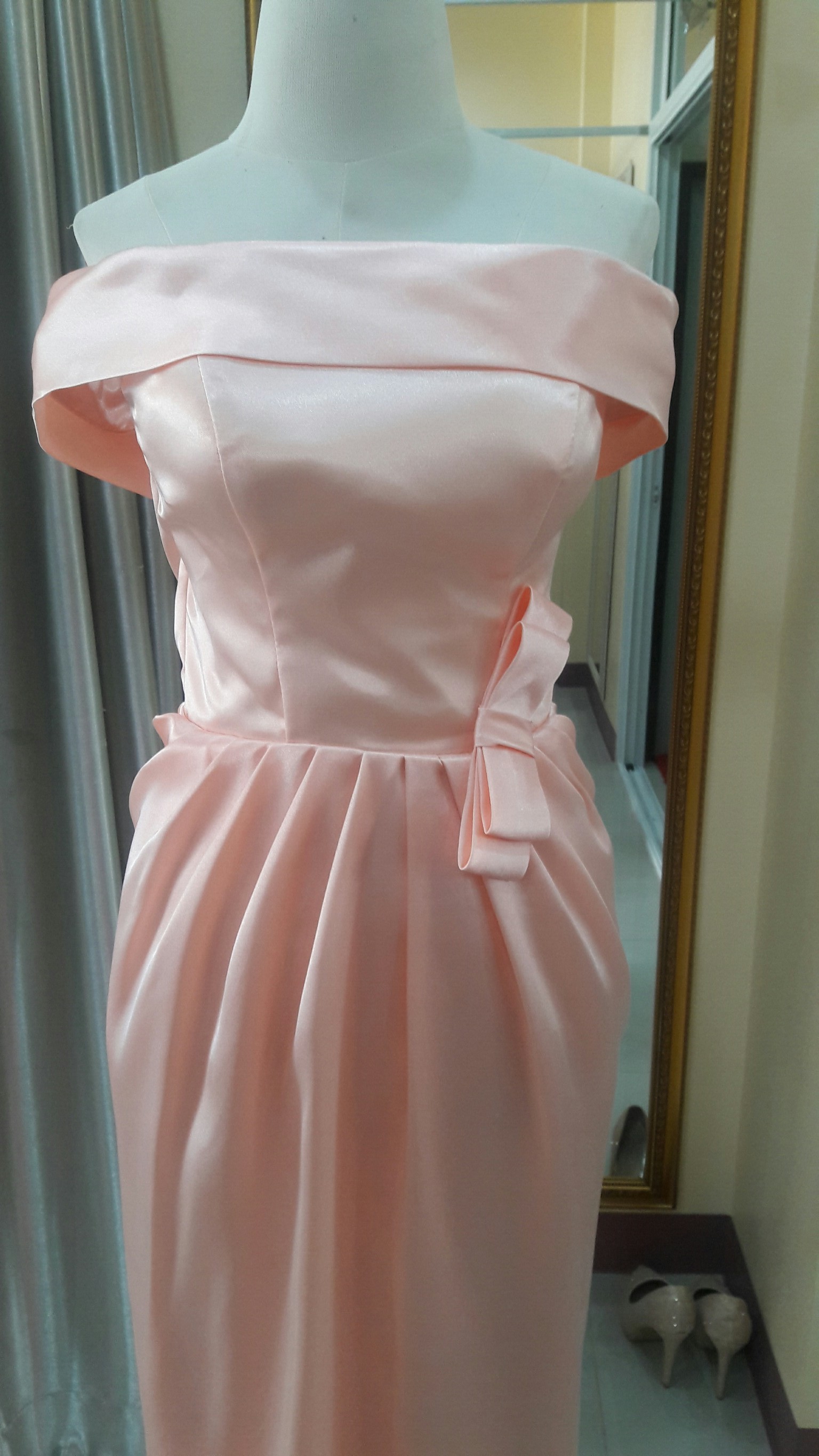 (PRE-LOVED) ราตรียาวปาดไหล่เอวโบว์ สีส้ม(M)