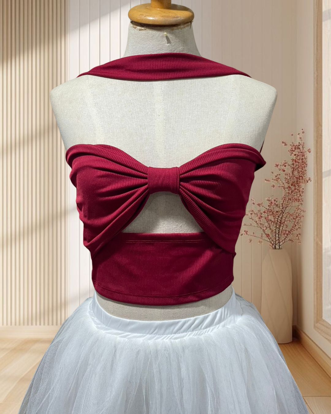 (PRE-LOVED) เสื้อครอปแฟชั่นสีแดงคล้องคอผ้ายืด ไซส์ S (เฉพาะเสื้อ)