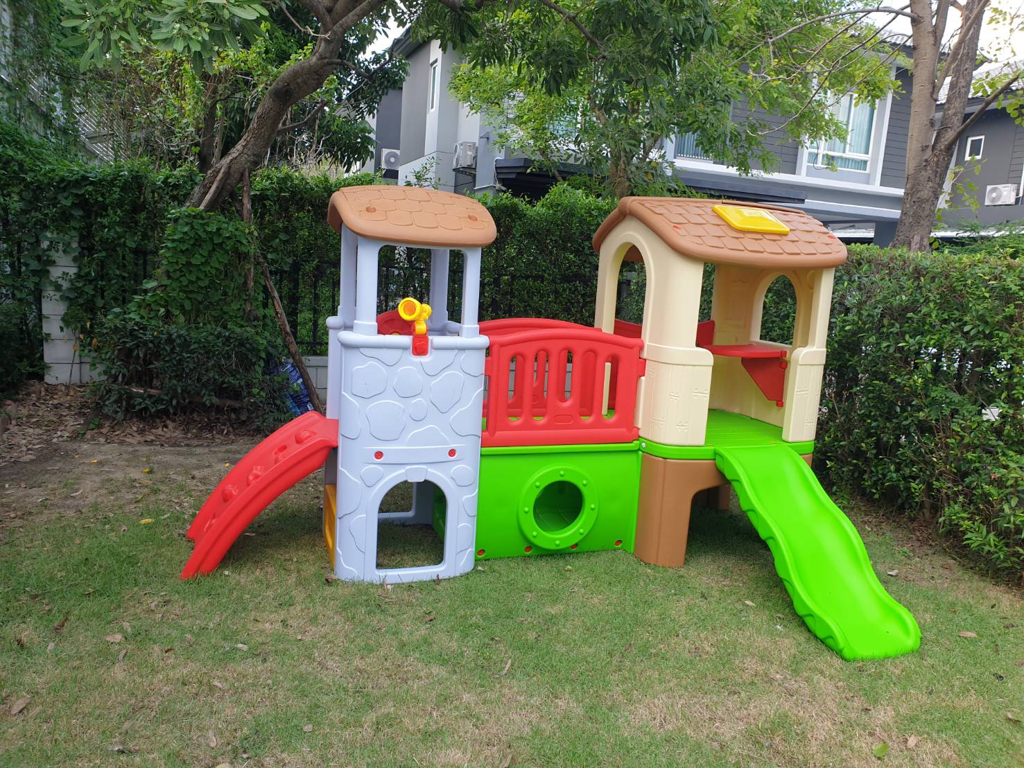 บ้านน้อยสองชั้น ( EARTH TONE ) บ้านน้อยสีน้ำตาลพร้อมสไลเดอร์และปีนป่าย