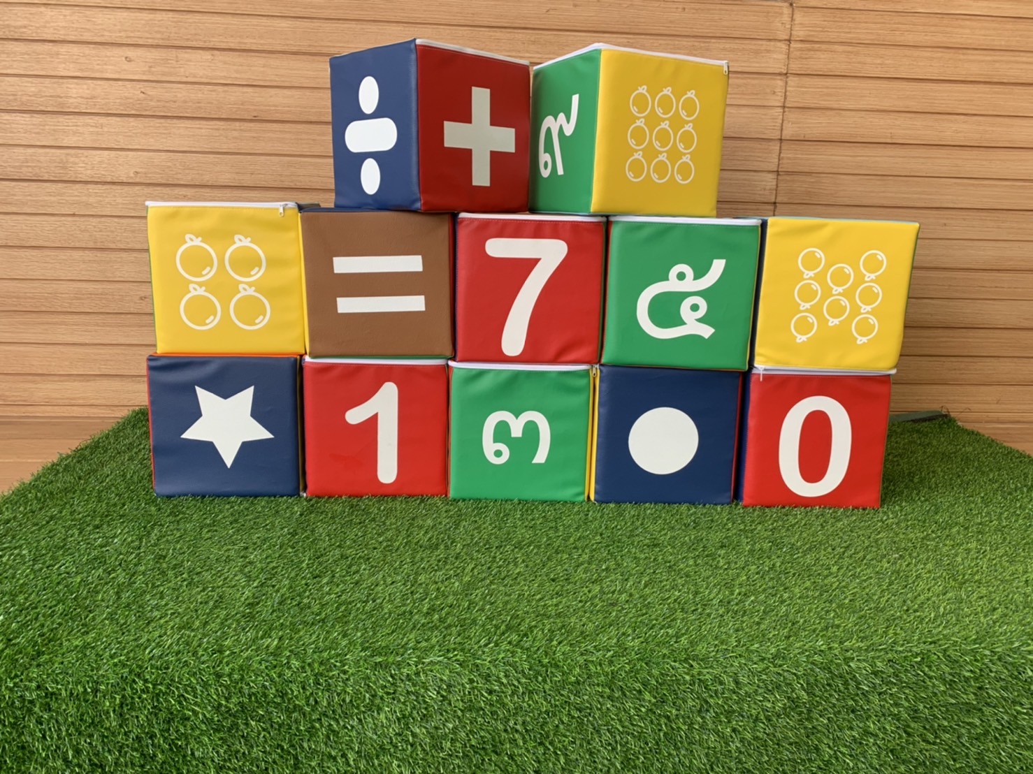 ลูกเต๋านุ่มนิ่ม ลูกเต๋า จำนวน 12 ลูก