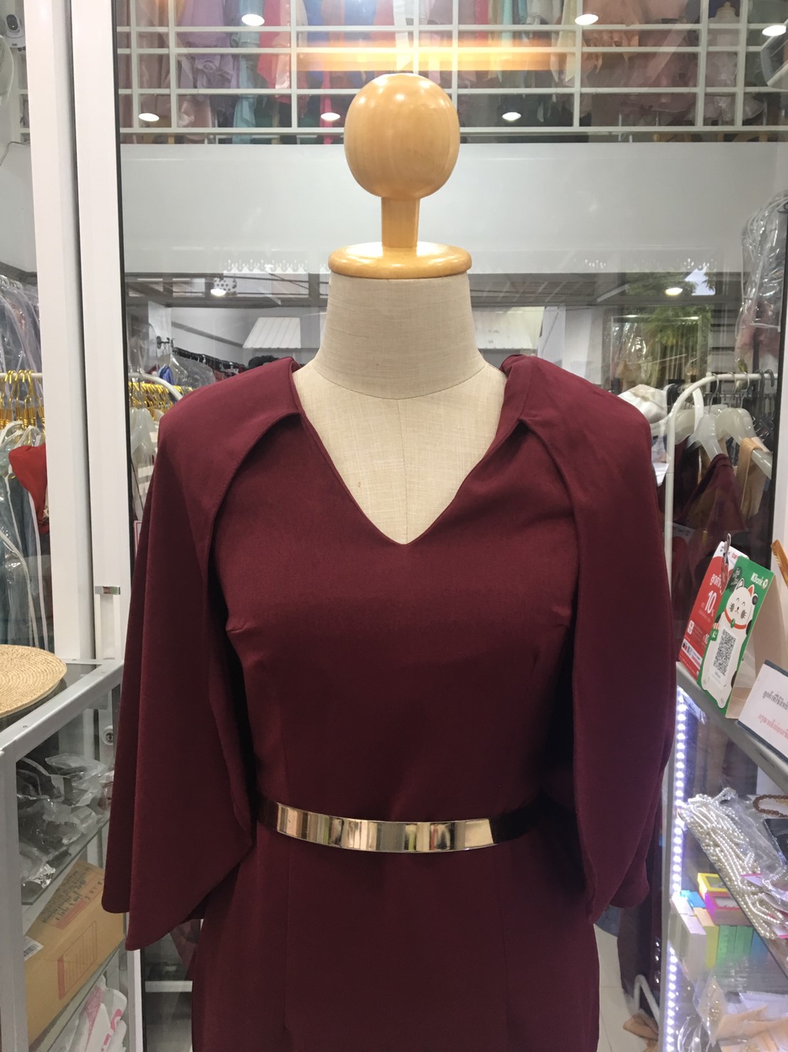 (PRE-LOVED) ราตรีสั้นสีแดงคลุมไหล่ (S)