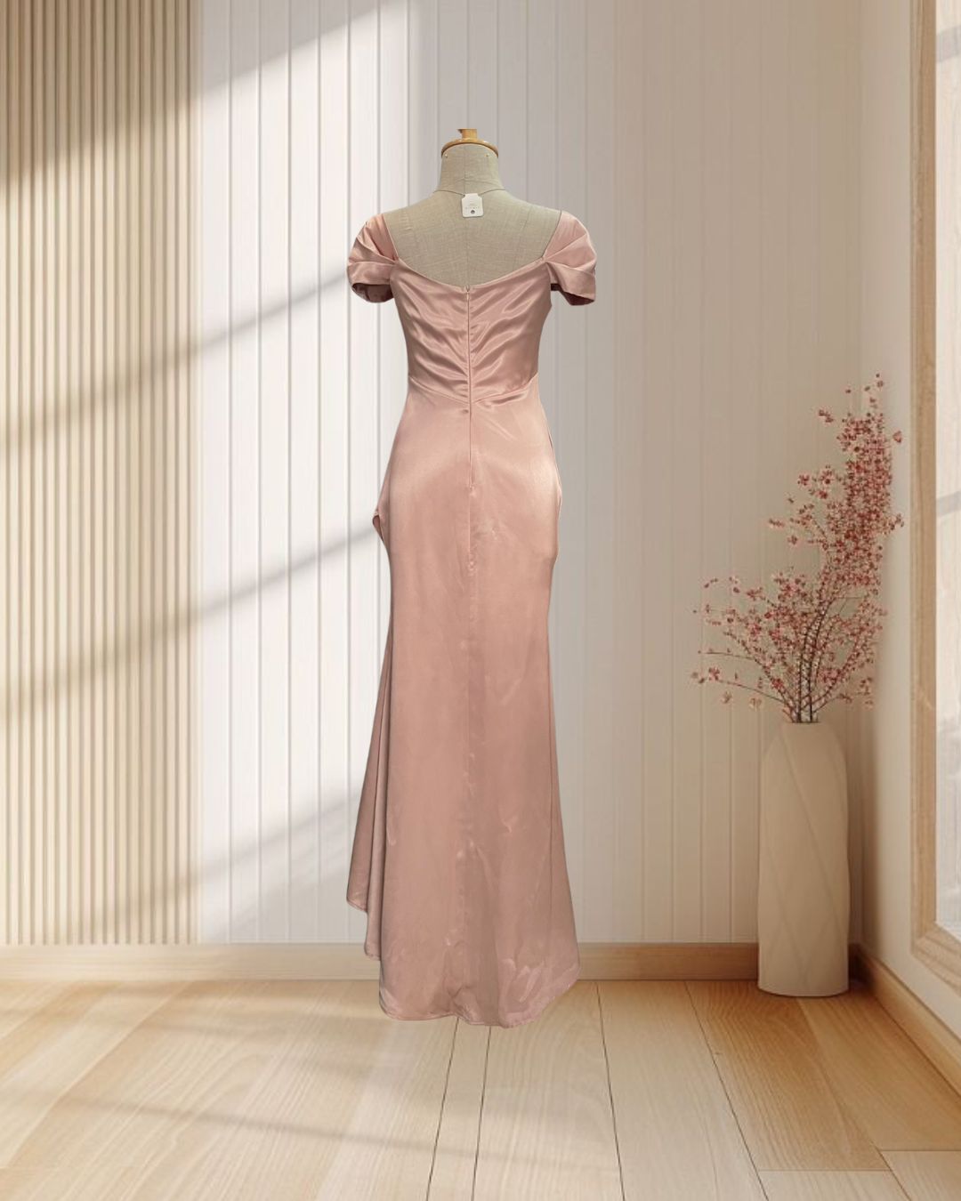 (PRE-LOVED) ราตรียาวสีชมพูนูด ปาดไหล่ แต่งครอเซ็ท กระโปรงจีบเอว ไซส์ S