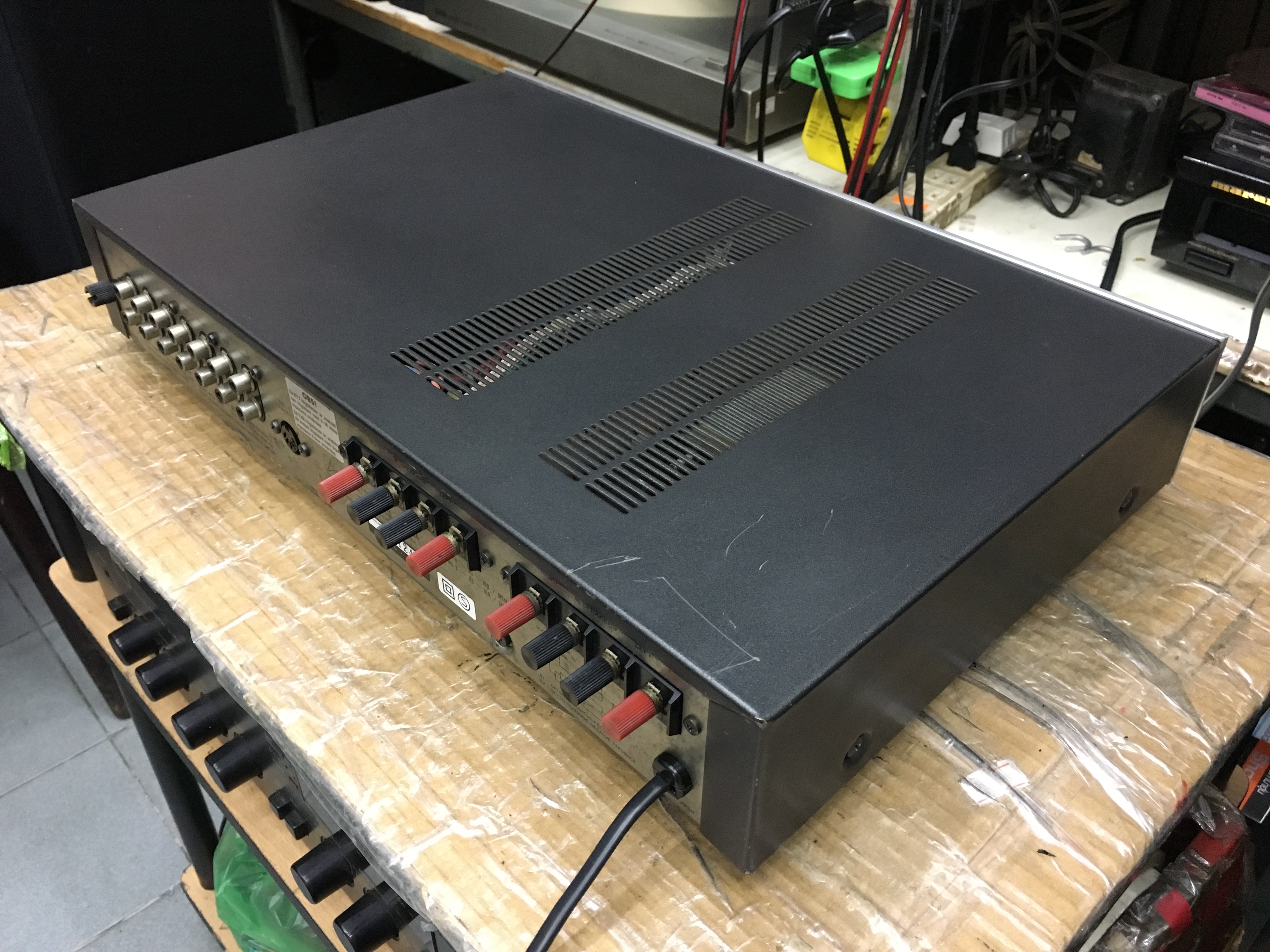 Luxman L-113A Solid State Stereo Integrated Amplifier