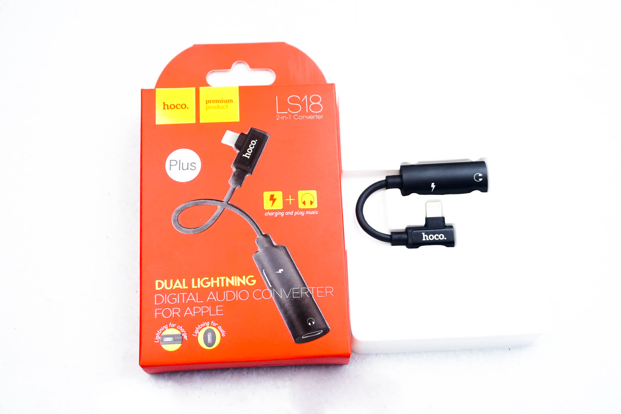 hoco LS18 Dual Lightning Digital Audio Converter for Lightning (สายต่อไอโฟนสำหรับชาร์จฟังเพลงพร้อมกัน)