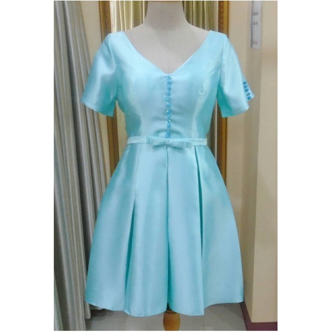 ราตรีสั้นอกเรียบประดับมุกเพชรสีเขียวมิ้นท์ (L)