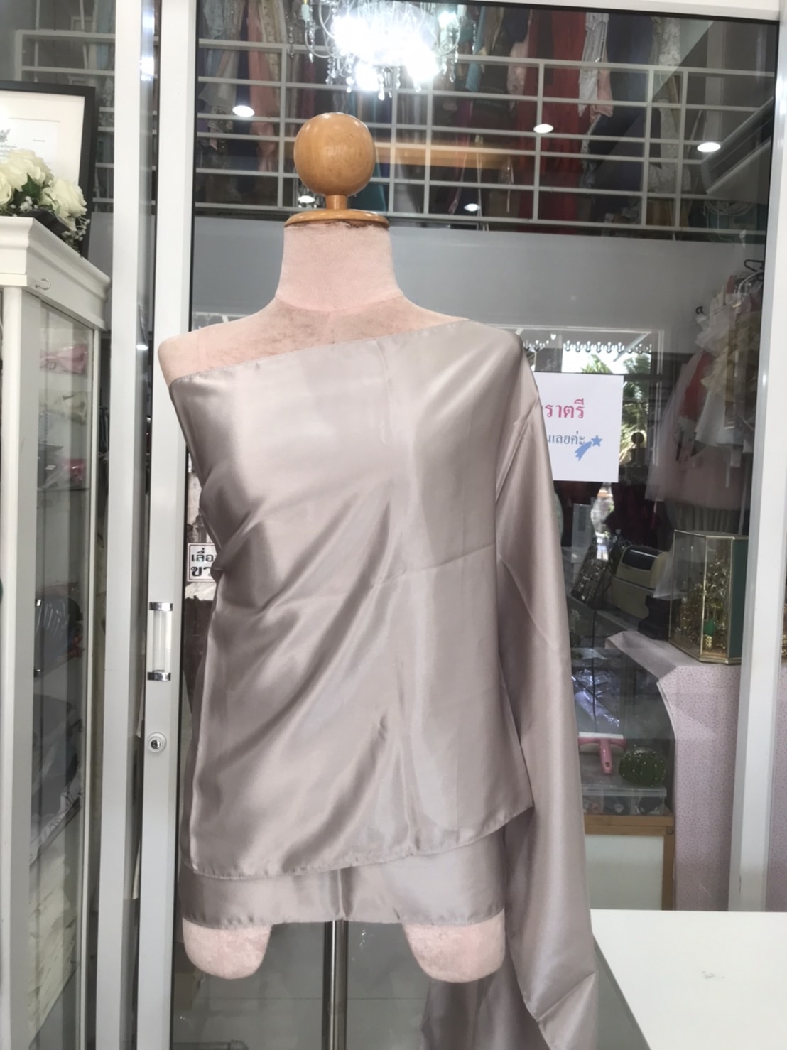 สไบเรียบสีเทาหม่น