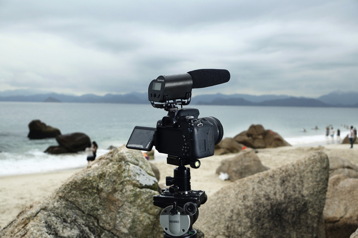 Saramonic Vmic Recorder Microphone with LCD monitor for DSLR Cameras and Camcorders รับประกันศูนย์ไทย 1 ปี