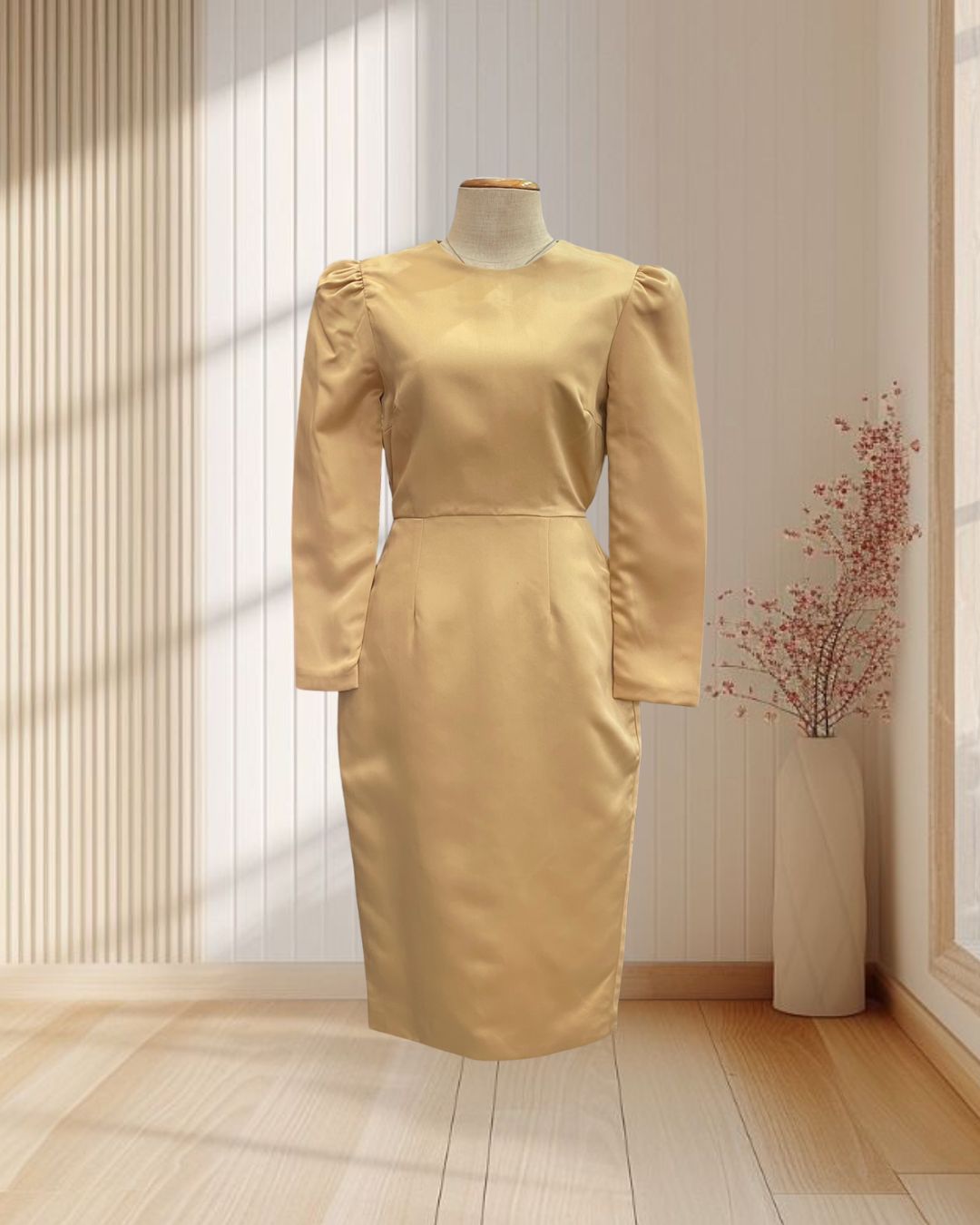 (PRE-LOVED) ราตรีสั้นสีทอง แขนยาว กะโปรงทรงสอบ ไซส์ S