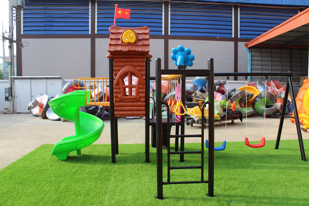 เครื่องเล่นสนาม ชุด Wood house slide and swing สุดหรรษา