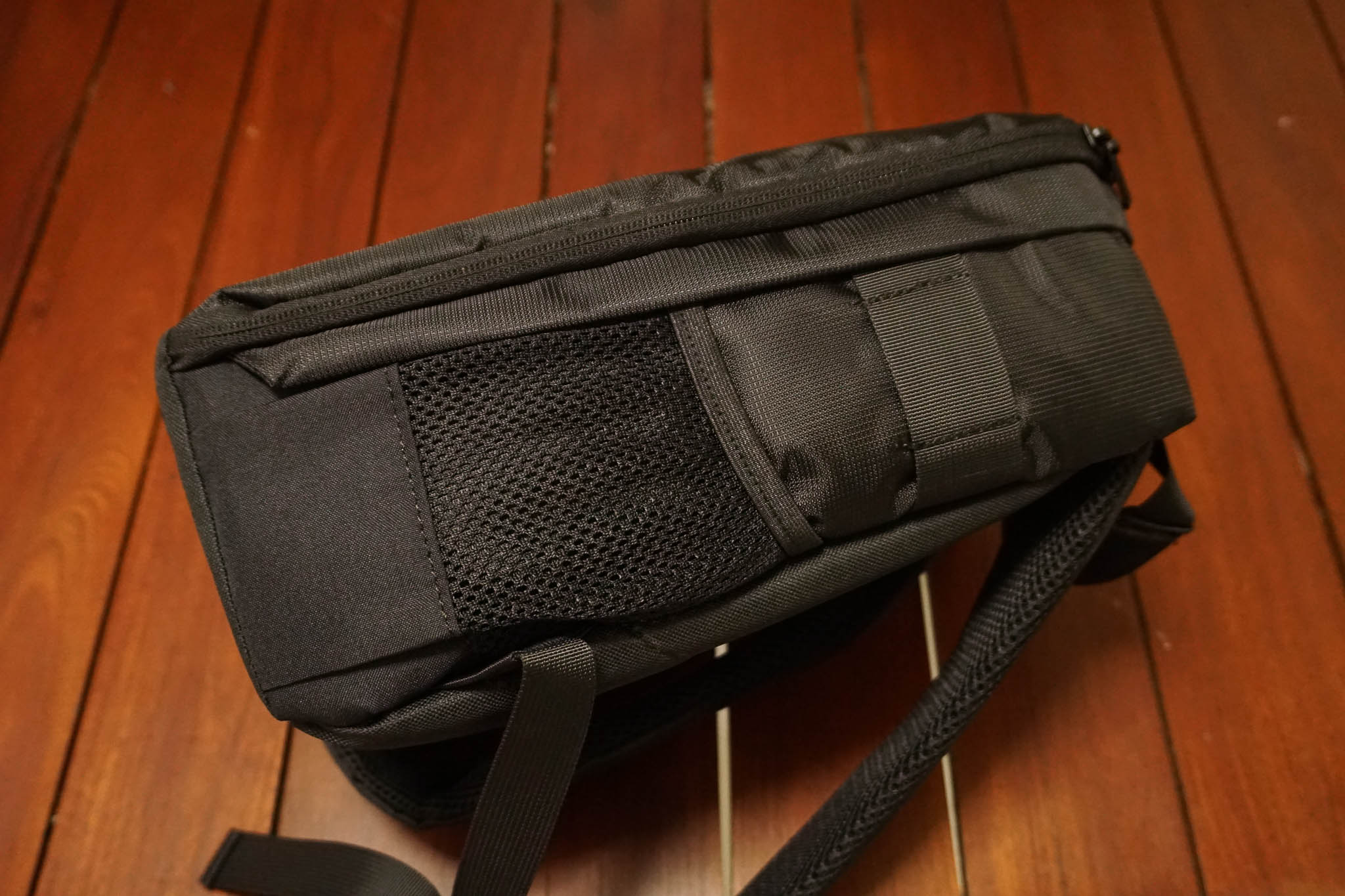 กระเป๋ากล้องยี่ห้อ IDM รุ่น DL-B202 สำหรับใส่กล้องและเลนส์