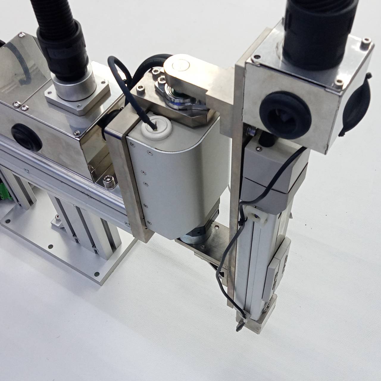 Robot IAI รุ่น XSEL-K-3-200l-30RIL-20IB-N1-N2SASA-2-2-SE & ISPD-M-I-200-20-300-T1-X04-NM-SU-S, RS-I-30-100-360-T1-ISAC-SP-SE, DS-SA5-I-20-3-150-T1-M-BR-SP-SE