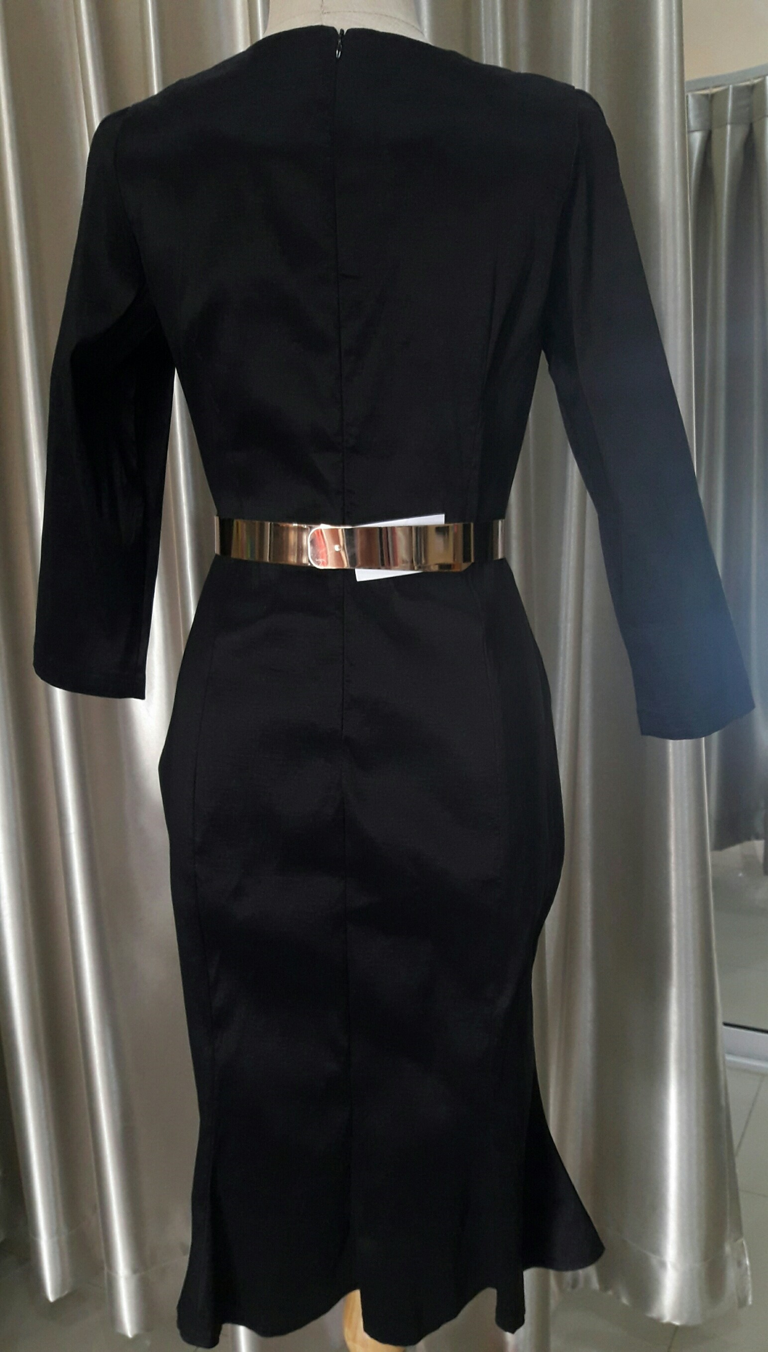 (PRE-LOVED) ชุดราตรีสั้นสีดำ (Size : M) มือ2